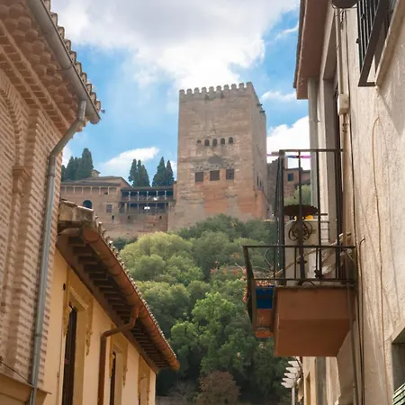 A Pies De La Alhambra, By Daimar * غرناطة